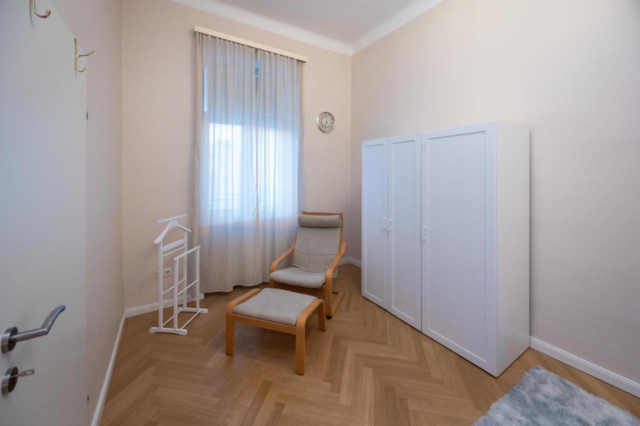 Charming Apartment Near Prater Відень Екстер'єр фото